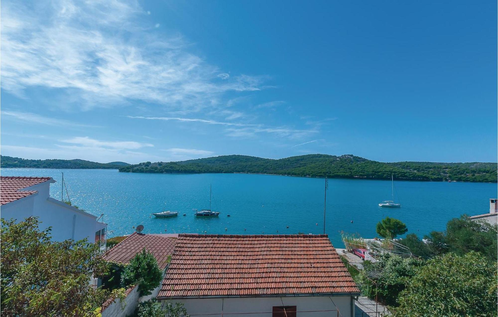 Gorgeous Apartment In Tisno With Kitchen Bagian luar foto