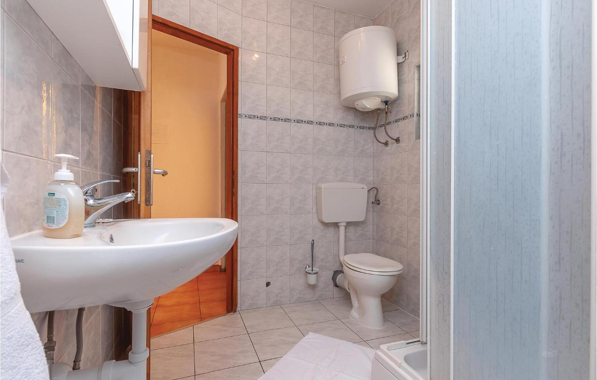 Gorgeous Apartment In Tisno With Kitchen Bagian luar foto