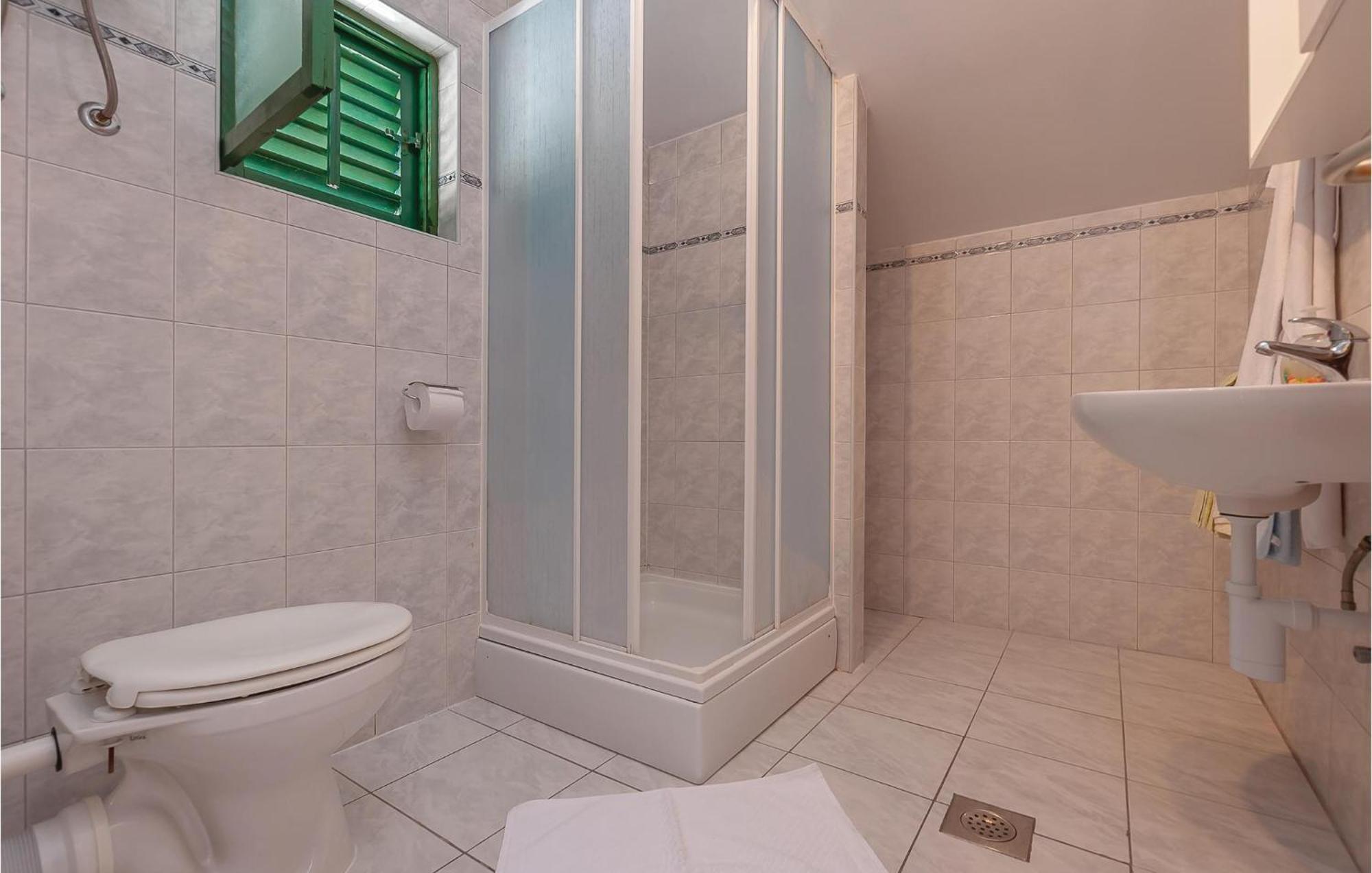Gorgeous Apartment In Tisno With Kitchen Bagian luar foto